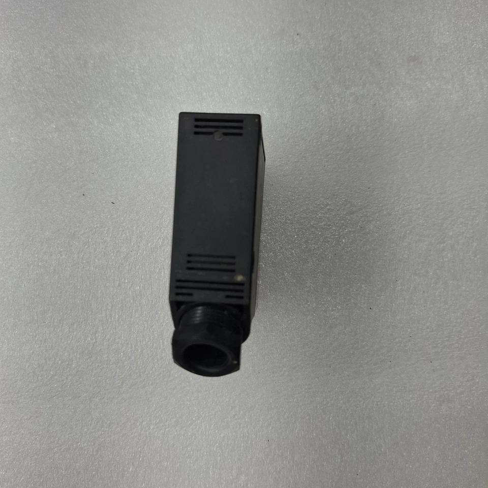 OMRON E3JM-R4M4 SENSOR E3JMR4M4